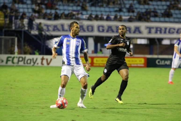 Yuri vem se tornando cada vez mais importante na equipe que luta contra o rebaixamento (Foto: Divulgação)