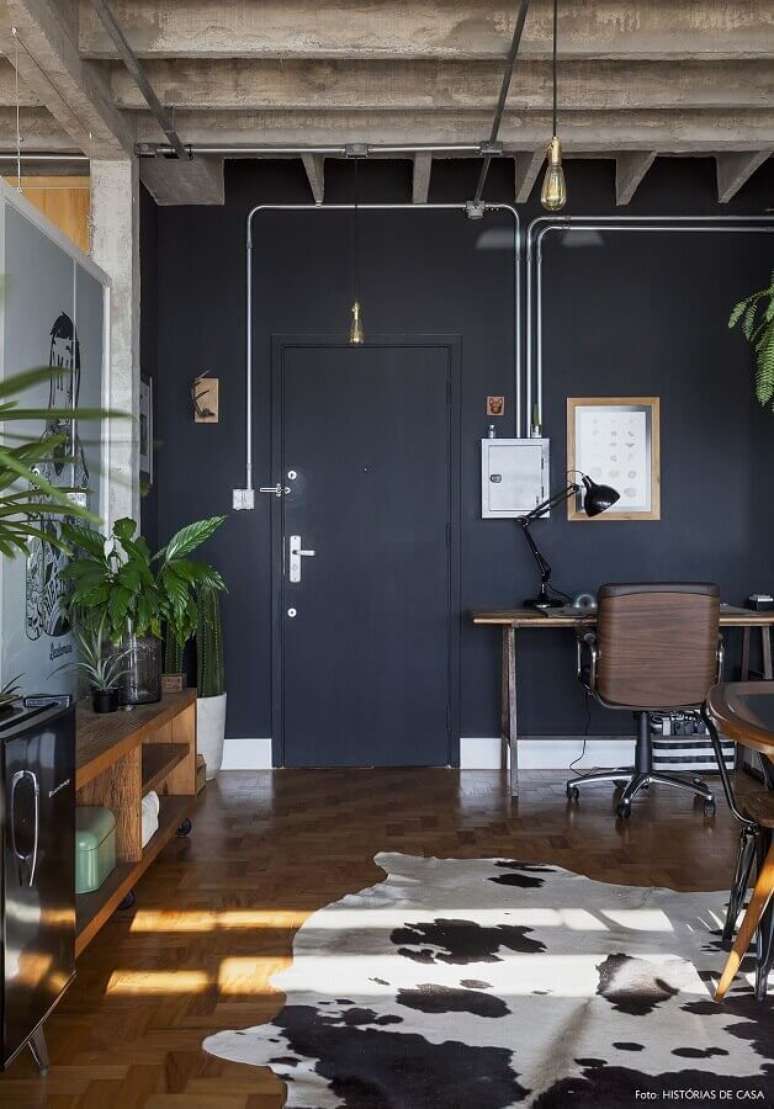 38. A tubulação aparente é super presente na decoração estilo industrial – Foto: Pinterest