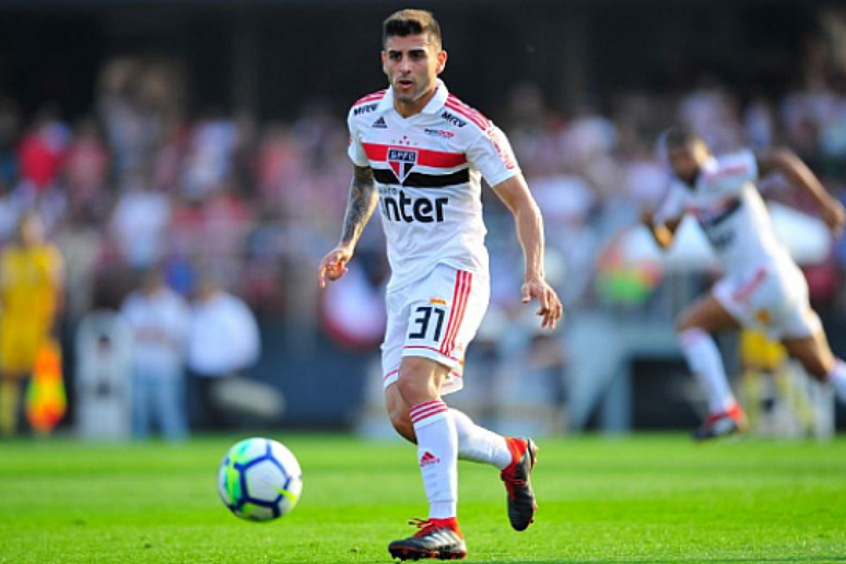 Liziero vem tendo lugar cativo no time titular sob o comando do técnico Cuca (Foto: Rubens Chiri/São Paulo)