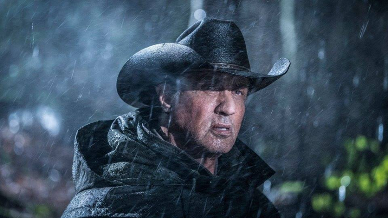 Sylvester Stallone em cena de Rambo 5