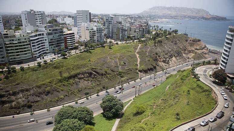 Barranco tem localização privilegiada, diante do Pacífico