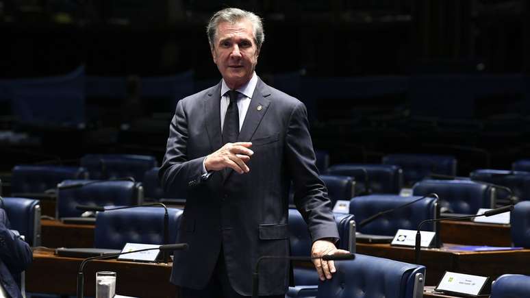 Sobre ser um senador ex-presidente, Collor diz: 'Eu devo, por obriga&ccedil;&atilde;o dessa minha posi&ccedil;&atilde;o, n&atilde;o ser uma pessoa que cause algum tipo de trepida&ccedil;&atilde;o nas rela&ccedil;&otilde;es institucionais entre o Legislativo e o Executivo'