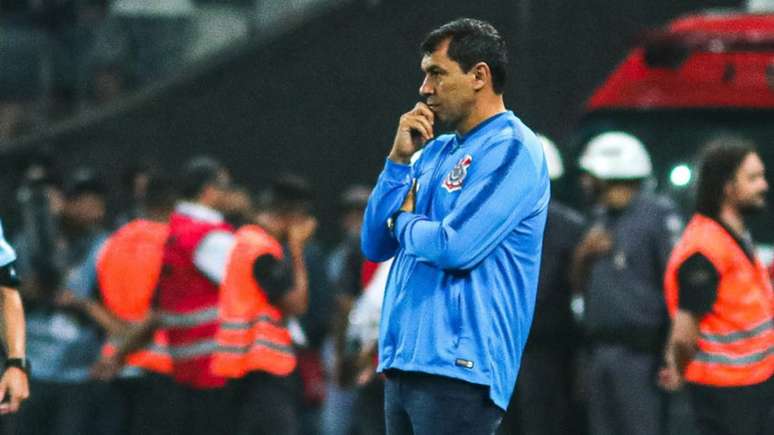 Técnico Fábio Carille está pressionado no comando do Corinthians (Foto: Marcello Fim/O Fotográfico/Lancepress!)