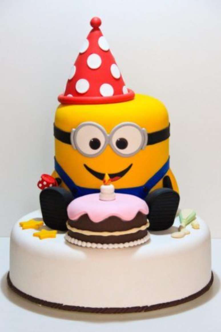 13. Este bolo é divertido e ideal para uma festa dos Minions. Foto: Sou Mãe