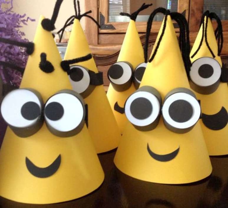 58. Os chapéus de aniversários devem ser ainda mais divertidos em uma festa dos Minions. Foto: Etsy