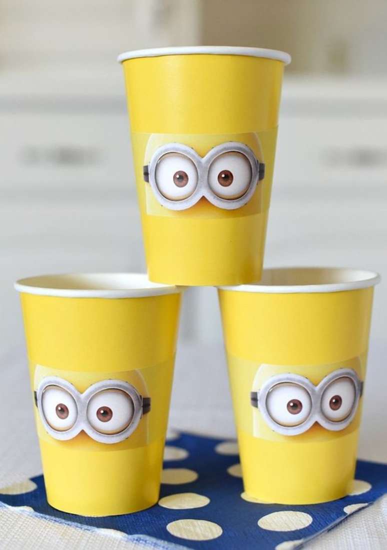 61. Os copos podem ser feitos por você para a sua festa dos Minions. Foto: Fun-Squared