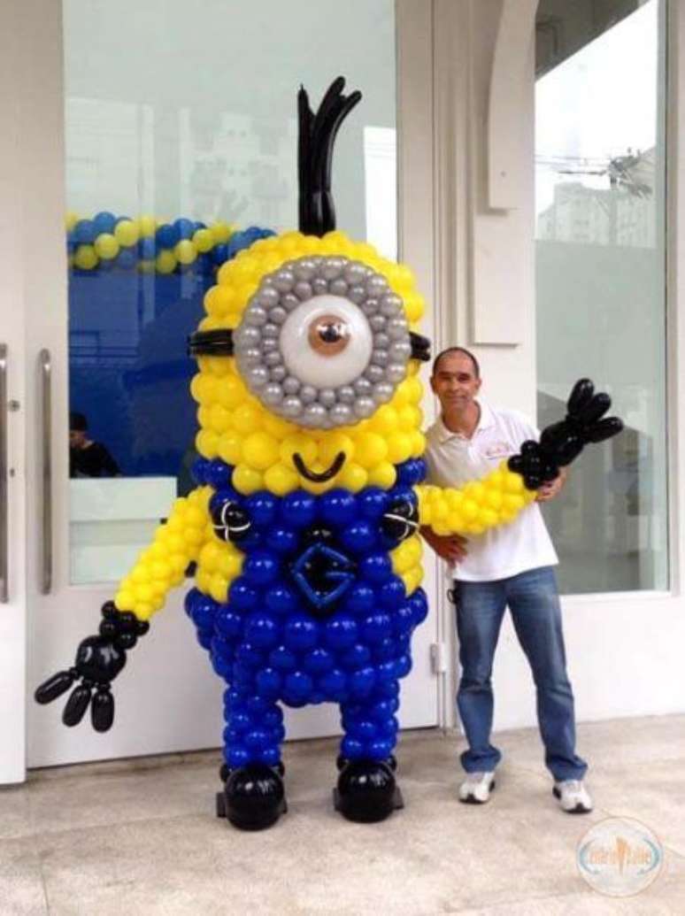 62. Este boneco de bexigas é muito divertido e encantaria todas as crianças da festa dos Minions. Foto: Bela e Feliz