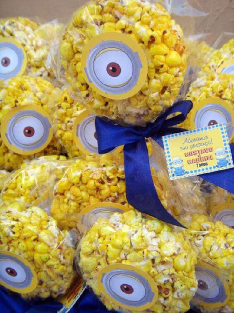 30. Até mesmo a pipoca pode ser colorida para a sua festa dos Minions. Foto: Dicas da Japa