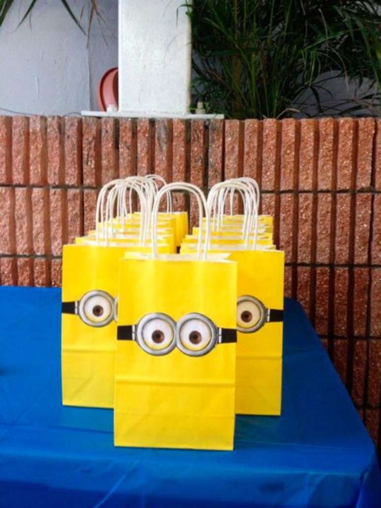 37. As sacolas de brinde podem ser simples em uma festa dos Minions. Foto: Dicas da Japa