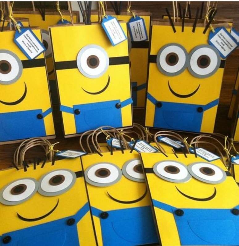 40. Estas sacolas surpresas da festa dos Minions são mais elaboradas. Foto: DIY Gifts Birthday