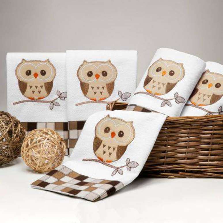 51. Pano de prato bordado simples em formato de coruja &ndash; Por: Shoptime