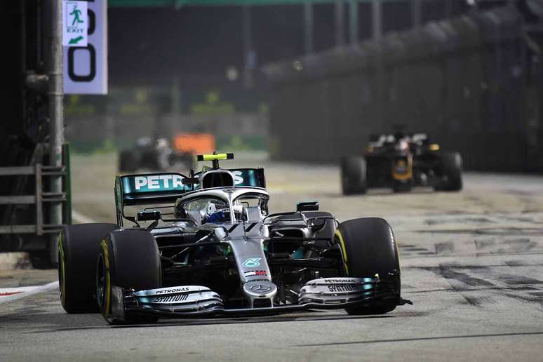 Bottas “não sabe ao certo” porque estava com falta de ritmo