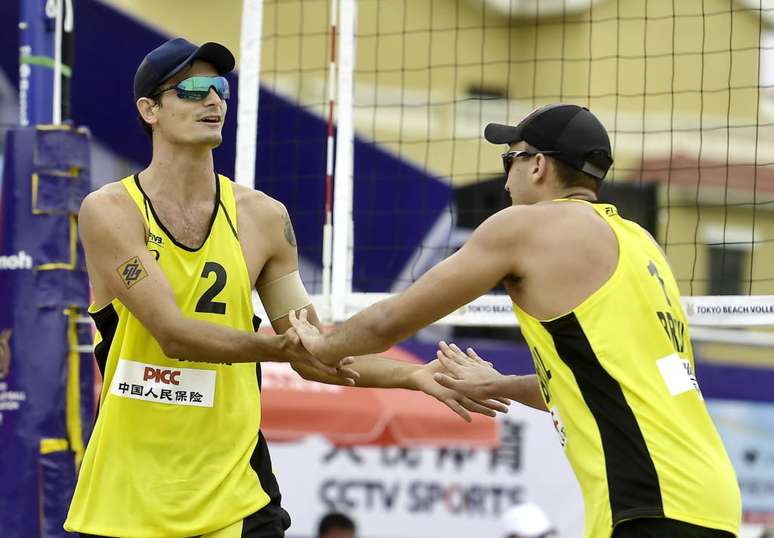 Duplas está em segundo no grupo J e precisa de mais uma vitória para avançar à decisão (Foto: Getty Image/FIVB)