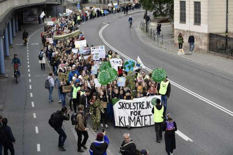Milhares de estudantes fazem "Greve Mundial Pelo Clima"