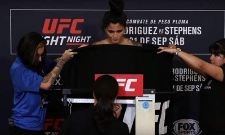 Vanessa Melo não bateu o peso nesta sexta, mas a brasileira assumiu a luta há poucos dias (Foto: Reprodução/UFC)