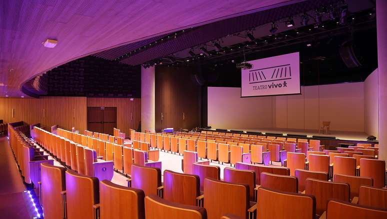 Novos assentos do Teatro Vivo, inaugurado na noite de quinta-feira (19) após revitalização