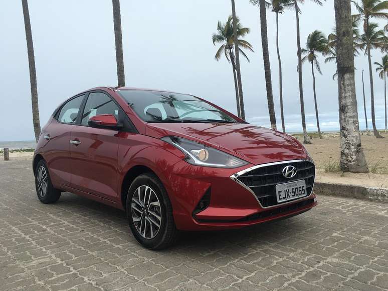 O novo Hyundai HB20 melhorou o conforto e a dinâmica, mas o visual provocou polêmica.