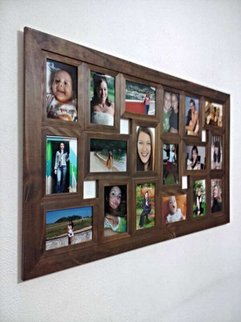 7. Painel de fotos de madeira para usar na sala de estar com fotos da família – Por: Elo7