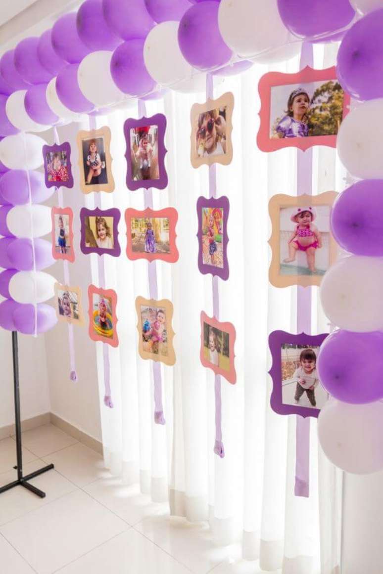 40. O painel de fotos para festa infantil &eacute; uma boa alternativa para decorar o ambiente &ndash; Por: Elo7