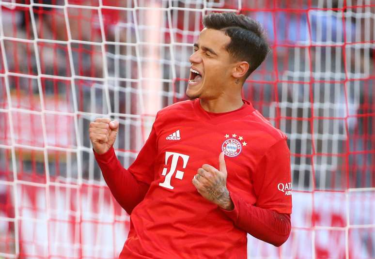 Philippe Coutinho comemora gol pelo Bayern de Munique