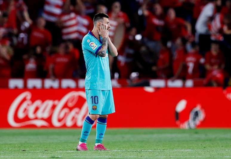 Messi desolado em derrota do Barcelona para o Granada