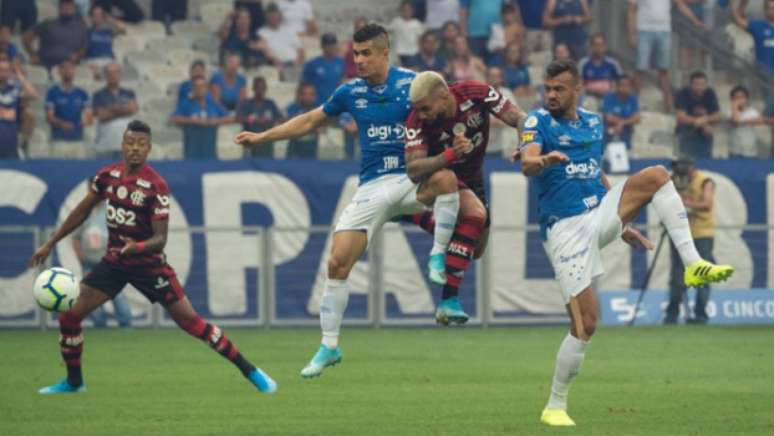 O Cruzeiro teve bons momentos em campo, mas não conseguiu segurar a qualidade do Flamengo- (Alexandre Vidal / Flamengo)