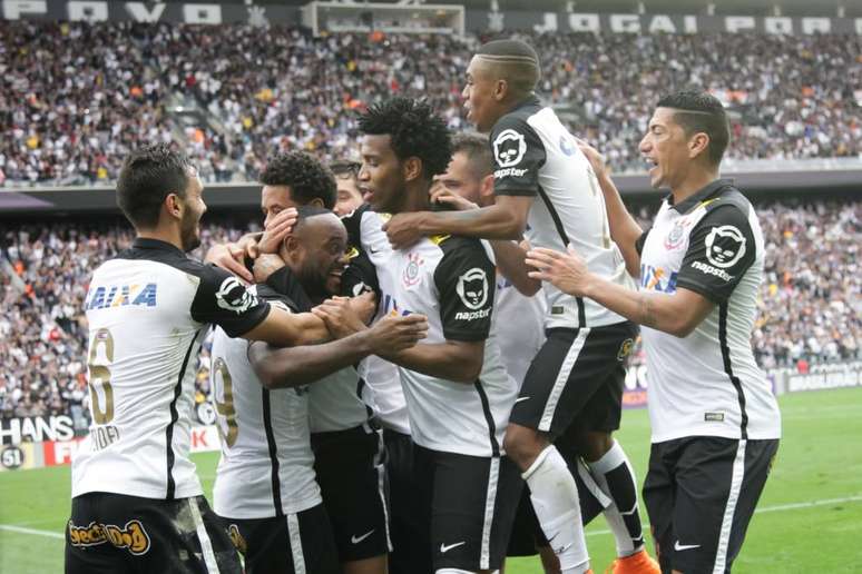 Vagner Love foi artilheiro de um Corinthians que encantou em 2015 (Foto: Rodrigo Gazzanel/Ag Corinthians)