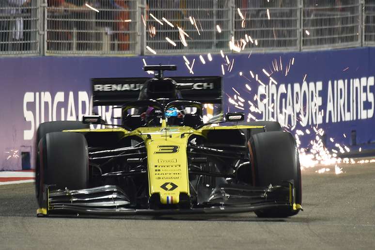 Renault diz que Ricciardo foi desqualificado por uma vantagem de um microssegundo