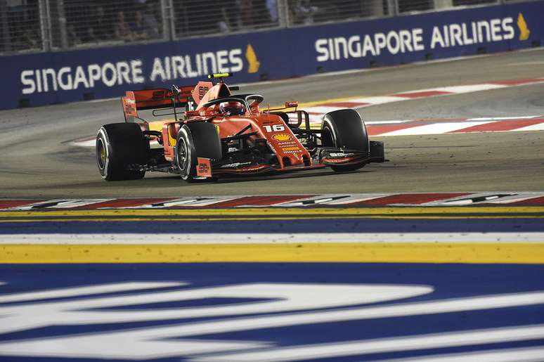 Leclerc admite estar sendo difícil engolir vitória de Vettel sobre ele em Singapura