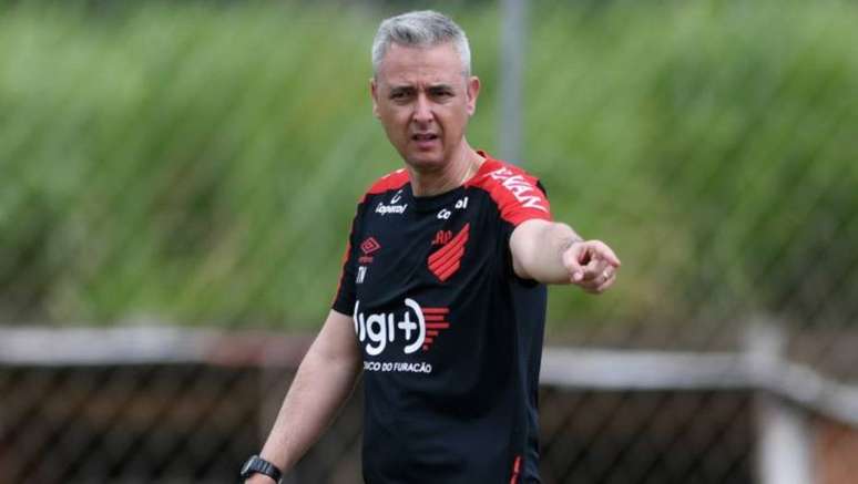 Tiago Nunes, técnico do Athletico Paranaense