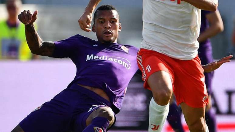 O lateral-esquerdo brasileiro Dalbert, da Fiorentina, foi vítima de cantos racistas (Foto: Vincenzo PINTO / AFP)