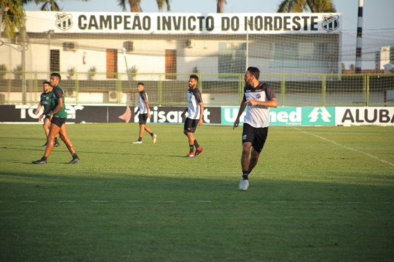 O Ceará está há cinco jogos sem vencer (Foto: Marcelo Vidal/cearasc.com)