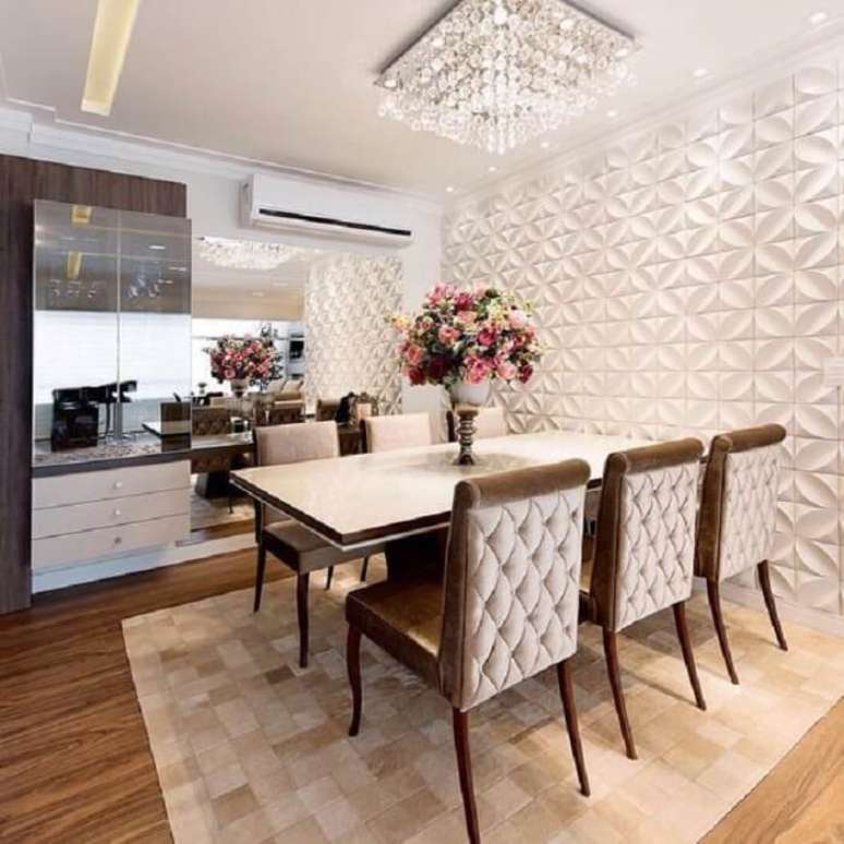 78. Sala de jantar com parede revestida com placa de gesso 3D. Fonte: Pinterest