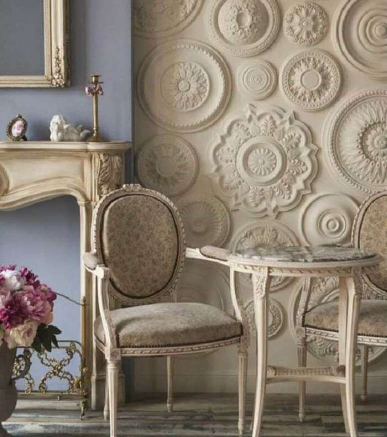 62. Placa de gesso 3D segue o formato de mandalas. Fonte: Pinterest