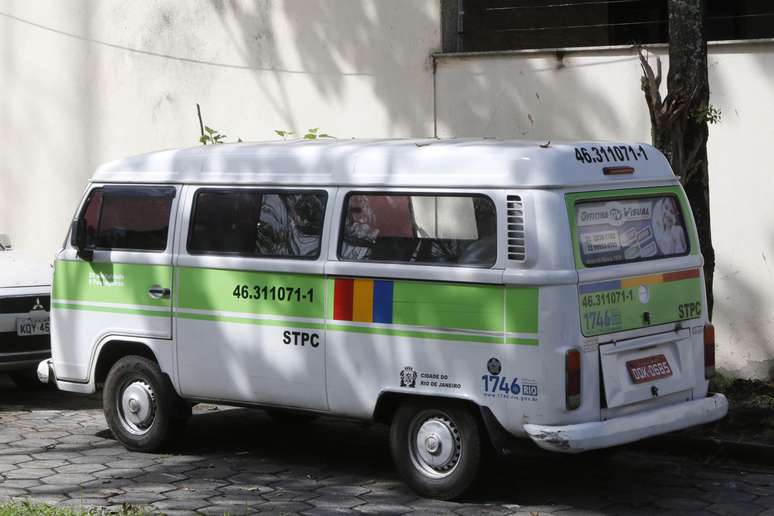 O veículo está na Delegacia de Homicídios da Capital (DHC), na Barra da Tijuca, Zona Oeste do Rio, por onde passou por perícia, nesta segunda-feira, (23).