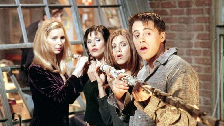 Se os personagens da s&eacute;re morassem no t&eacute;rreo, os protagonistas n&atilde;o poderiam espionar do alto da janela o "homem feio e nu".