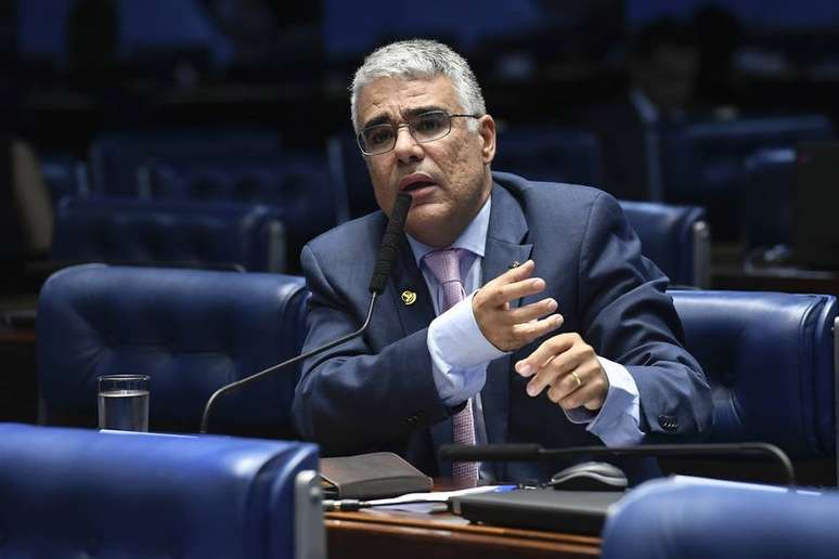 O senador Eduardo Girão (Pode-CE), um dos defensores da nova PEC, que defende mandatos para ministros do STF