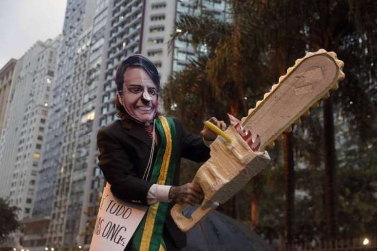 Bolsonaro é alvo de protestos em frente à sede da ONU