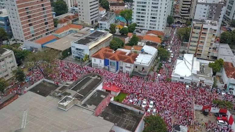 Acesso do Náutico fez as ruas do Recife ficarem lotadas