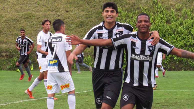 Botafogo goleou a Ponte em casa (Foto: Fabio de Paula/BFR)