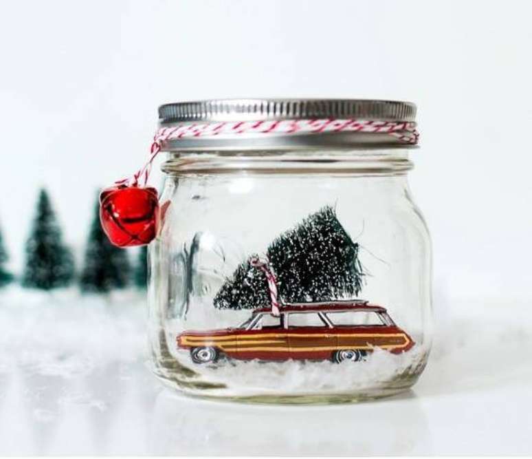 15- Voc&ecirc; pode criar um globo de neve para dar de lembrancinha de natal