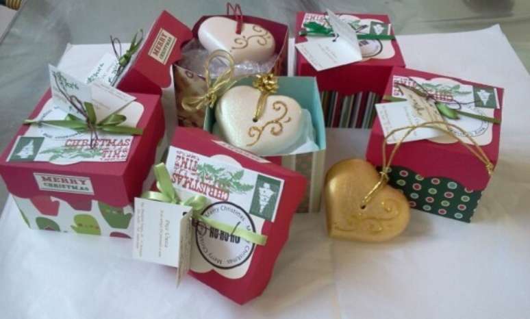 55- Caixinha de sabonete personalizada para servir de lembrancinha de natal. Fonte: Artesanato e Reciclagem