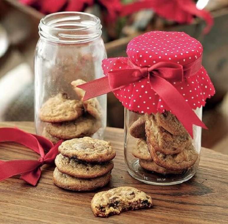 67- Lembrancinha de natal com potinhos de cookies. Fonte: Pinterest