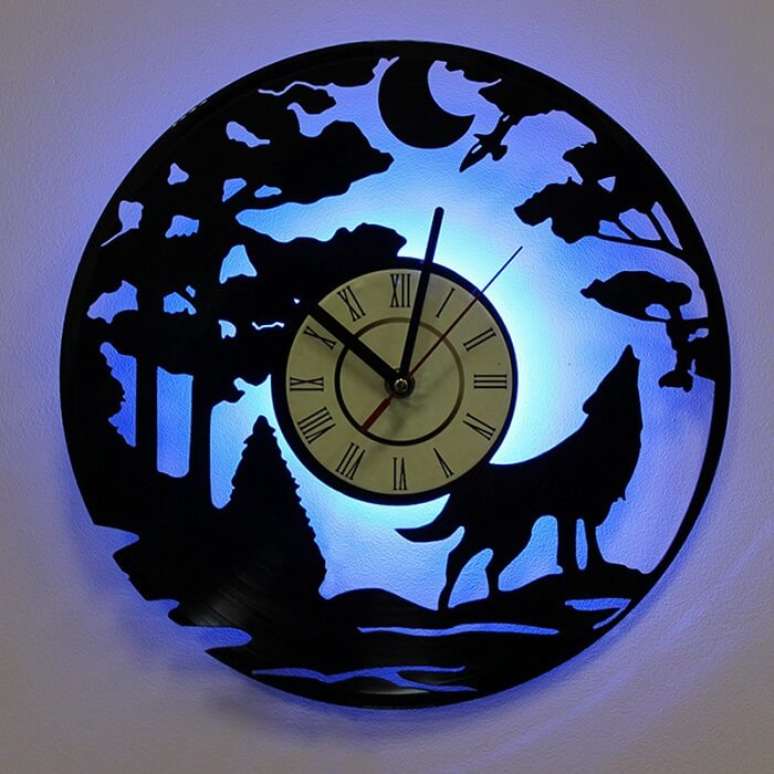 82. Relógio de lua com iluminação especial. Fonte: Pinterest