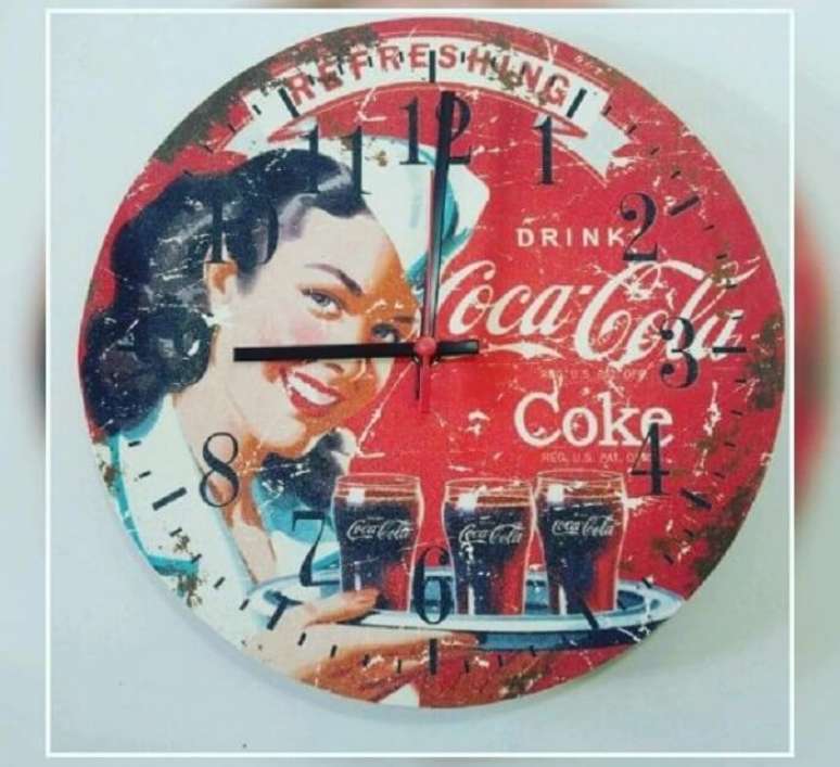 4. Rel&oacute;gio de parede retr&ocirc;. Fonte: Pinterest