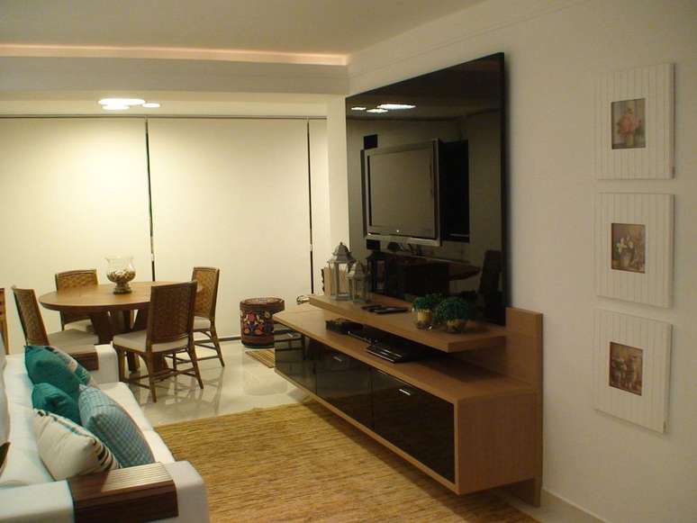 28. O sof&aacute; para apartamento deve ser utilizado de modo a otimizar o ambiente. Projeto de Giovani Chiste