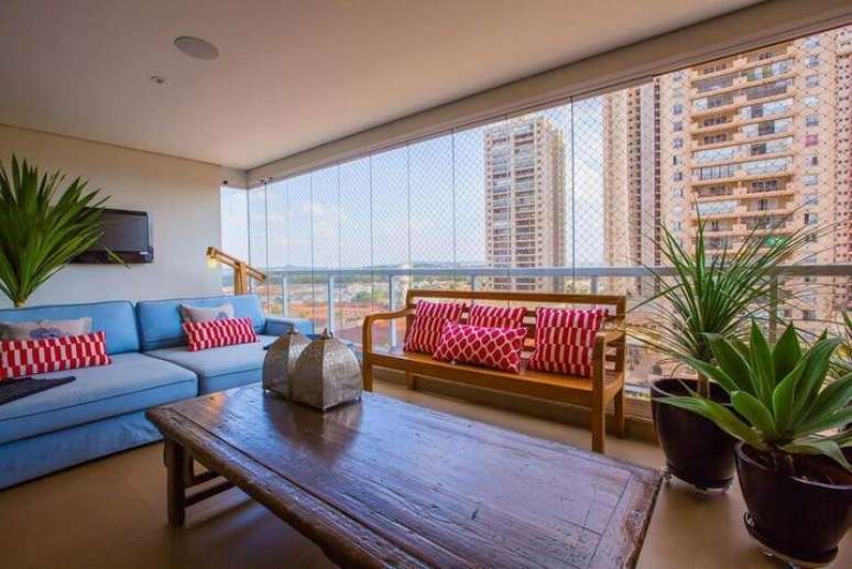 6. O sof&aacute; para apartamento n&atilde;o necessariamente precisa estar na sala. Projeto de Paula Russo