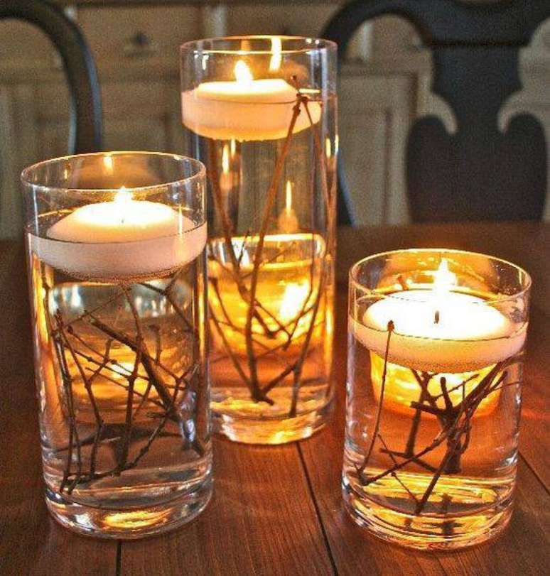 44- As velas podem decorar e se tornar lembrancinha de natal