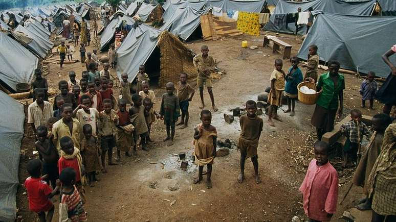 Milhares de crianças fugiram de Ruanda após genocídio