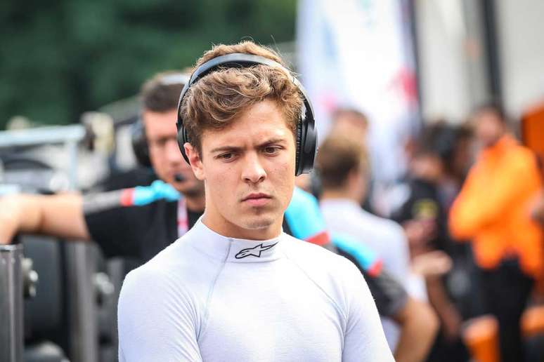 Felipe Drugovich chega à Rússia para disputar a última etapa do Campeonato Mundial de Fórmula 3 FIA